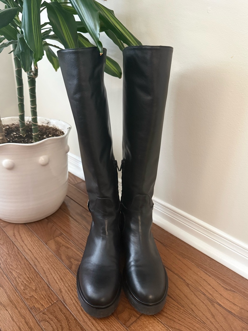 Italian Leather Knee High Boots, EU38